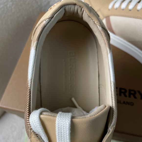 Burberry women’s classic Check leather sneakers - Picture 8 of 8